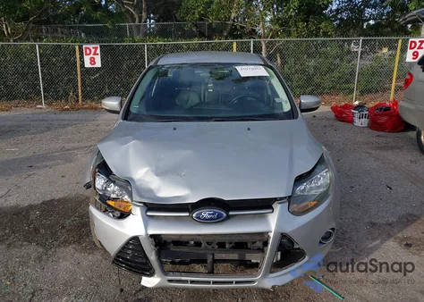 2013 Ford Focus Titanium z USA, uszkodzony, nr VIN 1FADP3J24DL369579